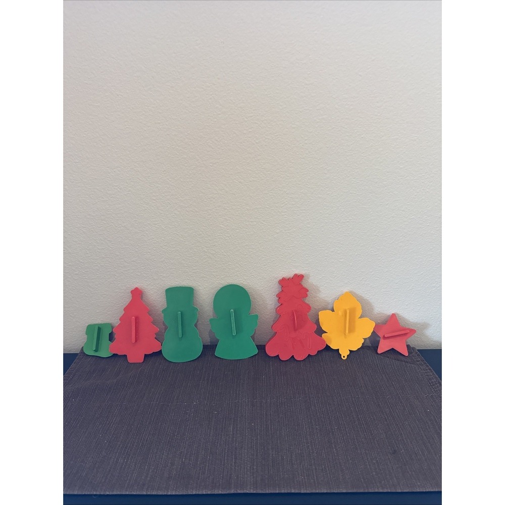 Hallmark (1 Wilton) Vtg Cookie Cutter Lot Of 7 Christmas And Fall Leaf Plastic